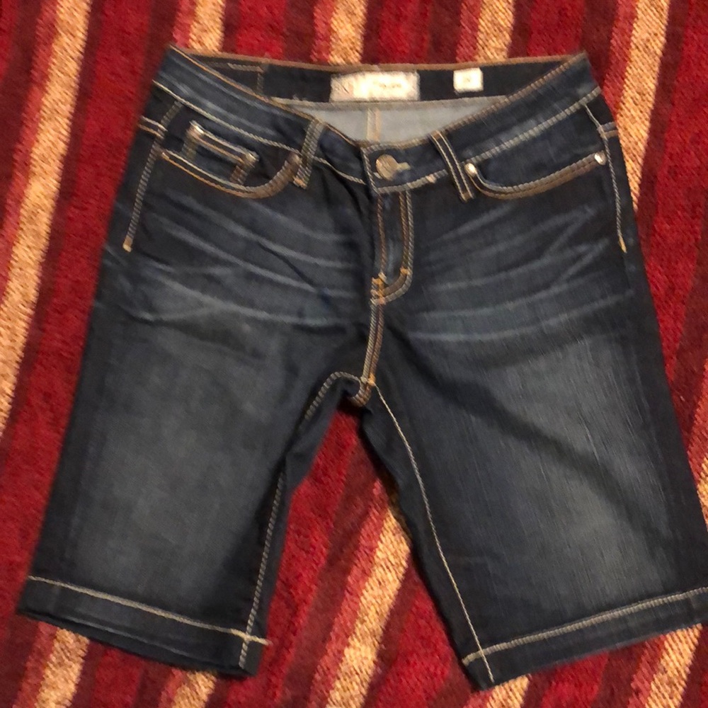 Like new buckle shorts